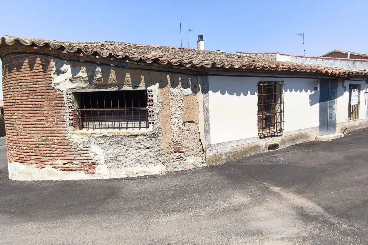 CASA EN VENTA EN VALDECARROS