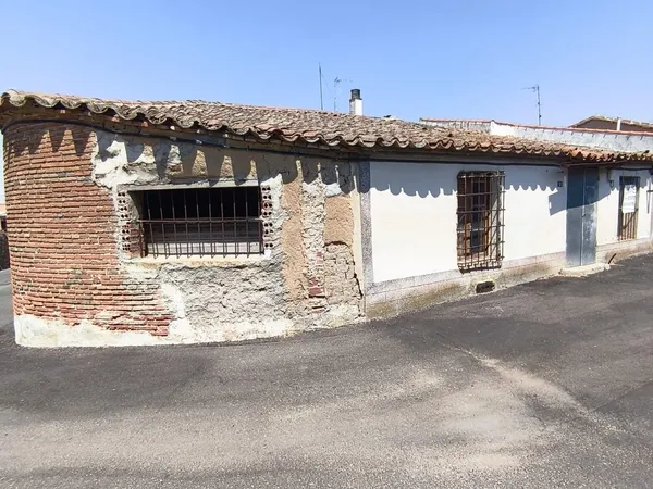 CASA EN VENTA EN VALDECARROS