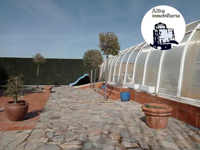 Chalet en venta en Alba de Tormes.