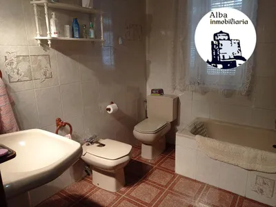 Chalet en venta en Alba de Tormes.