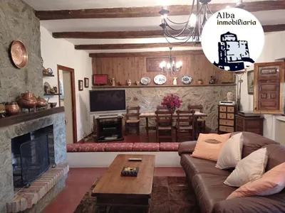 Chalet en venta en Alba de Tormes.